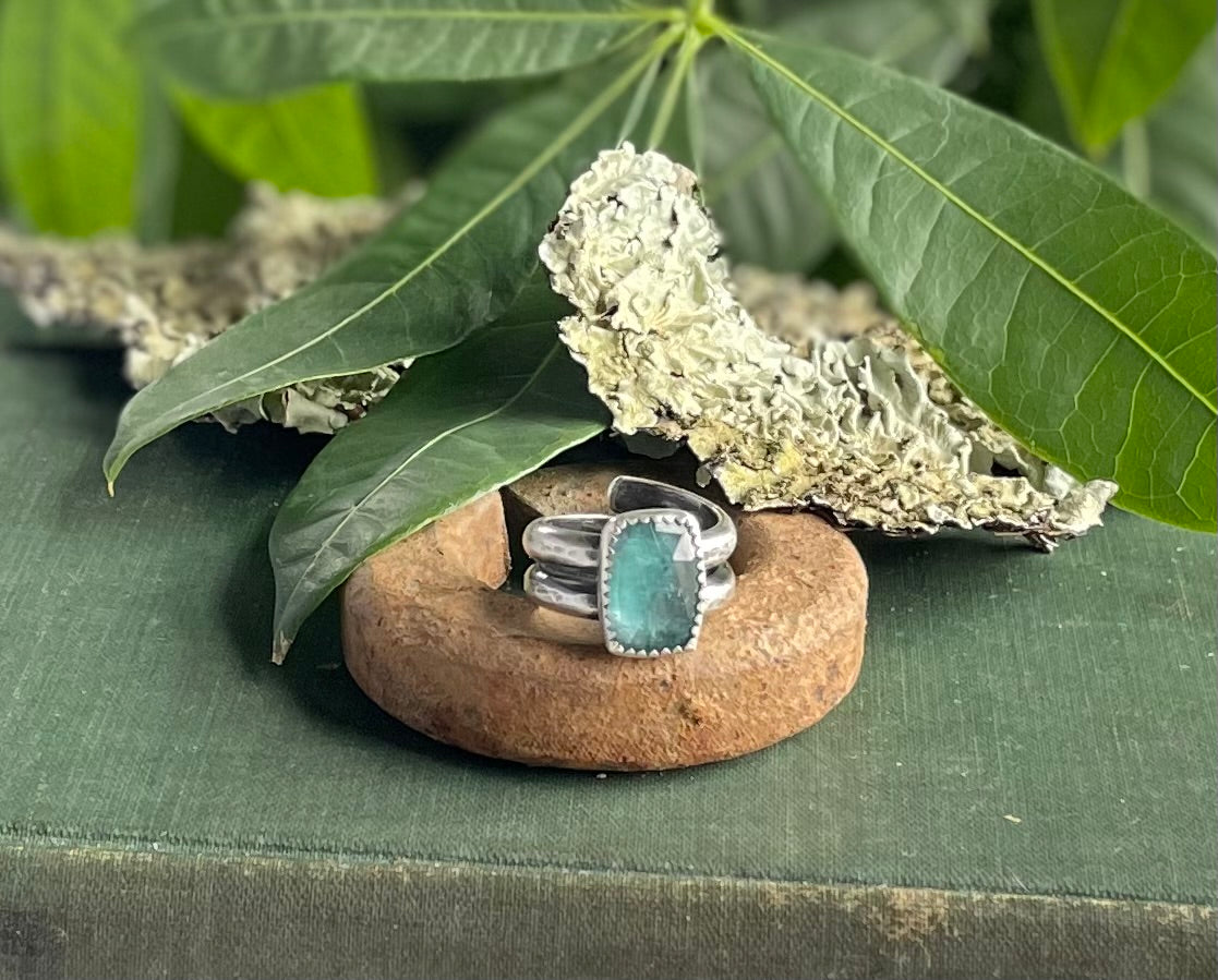 Dark aqua kyanite ring size