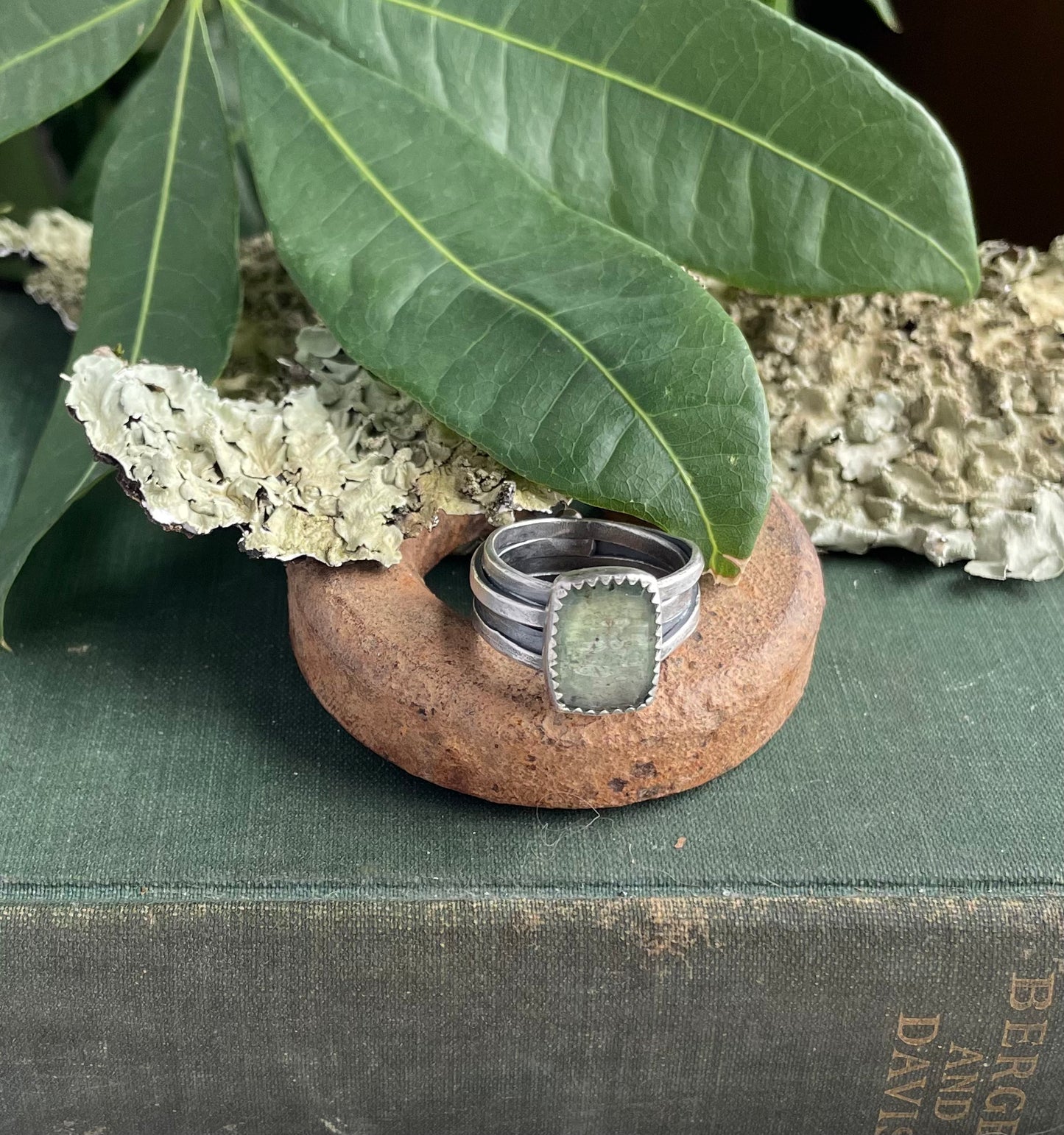 Green kyanite wound up ring size