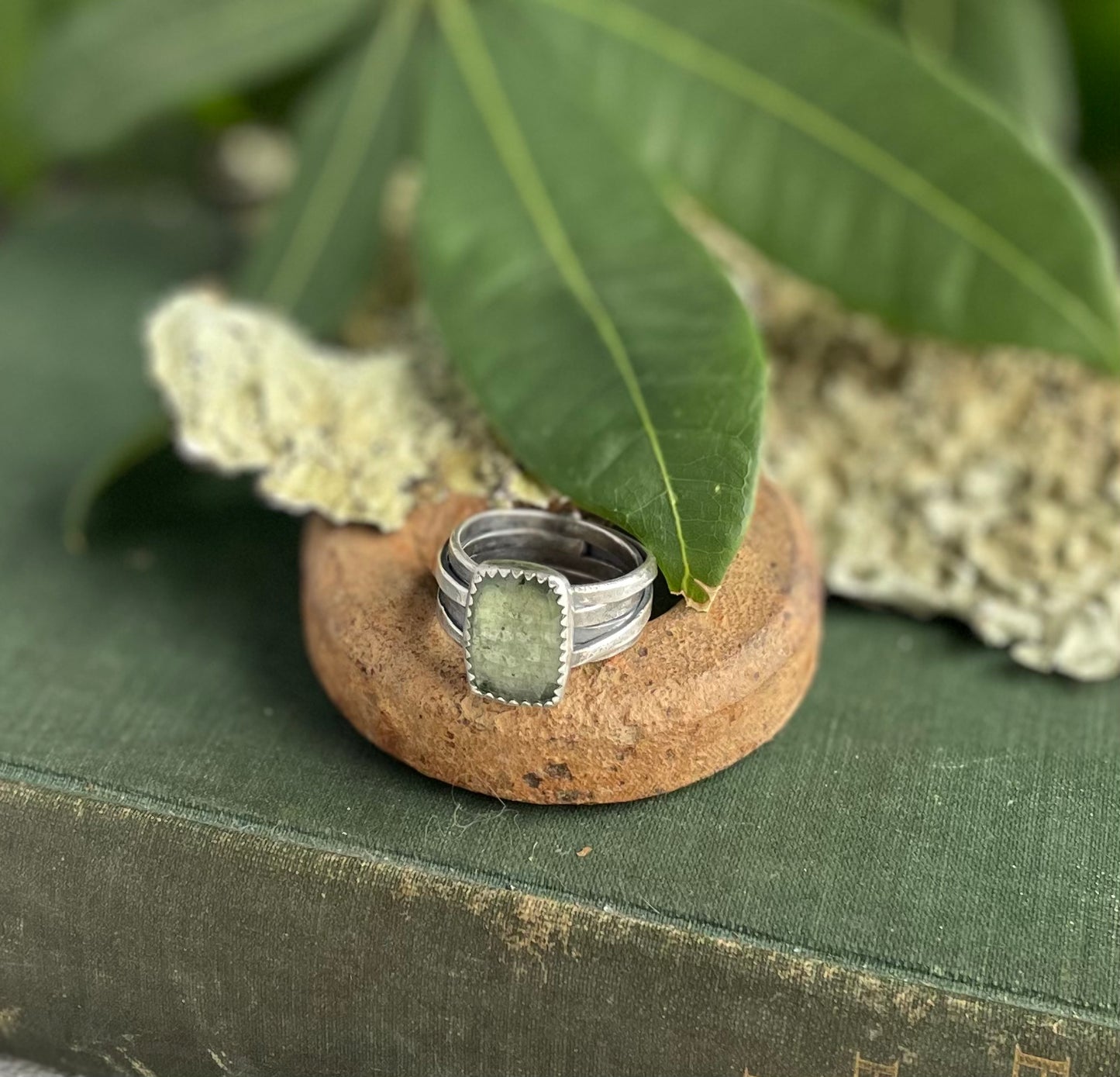 Green kyanite wound up ring size